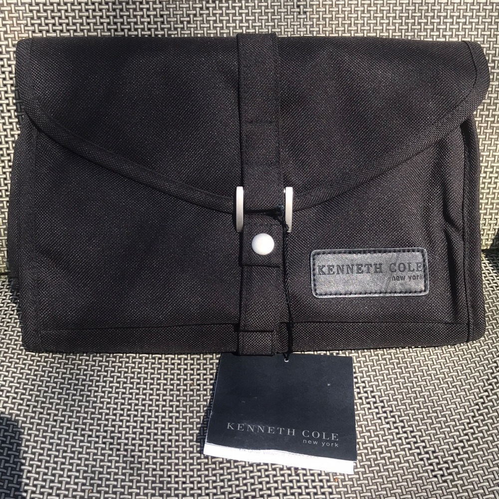 ⚜️Kenneth Cole “on the road again” Travel Tote